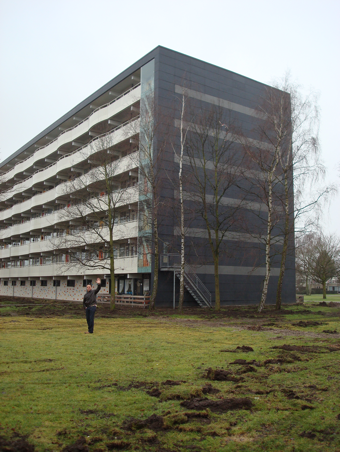 Verbouwing jaren '60 woongebouw te Hilversum.